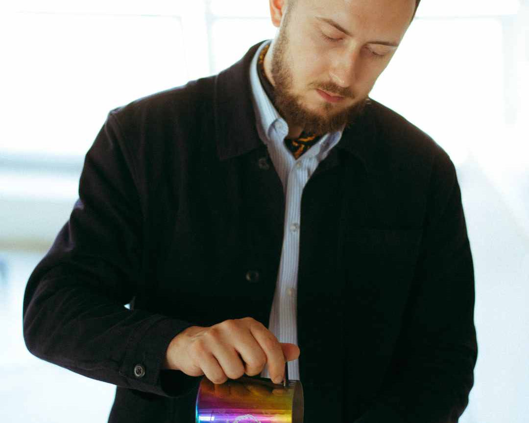 Co się dzieje z kawą po zaparzeniu? Jak temperatura zmienia smak w filiżance?