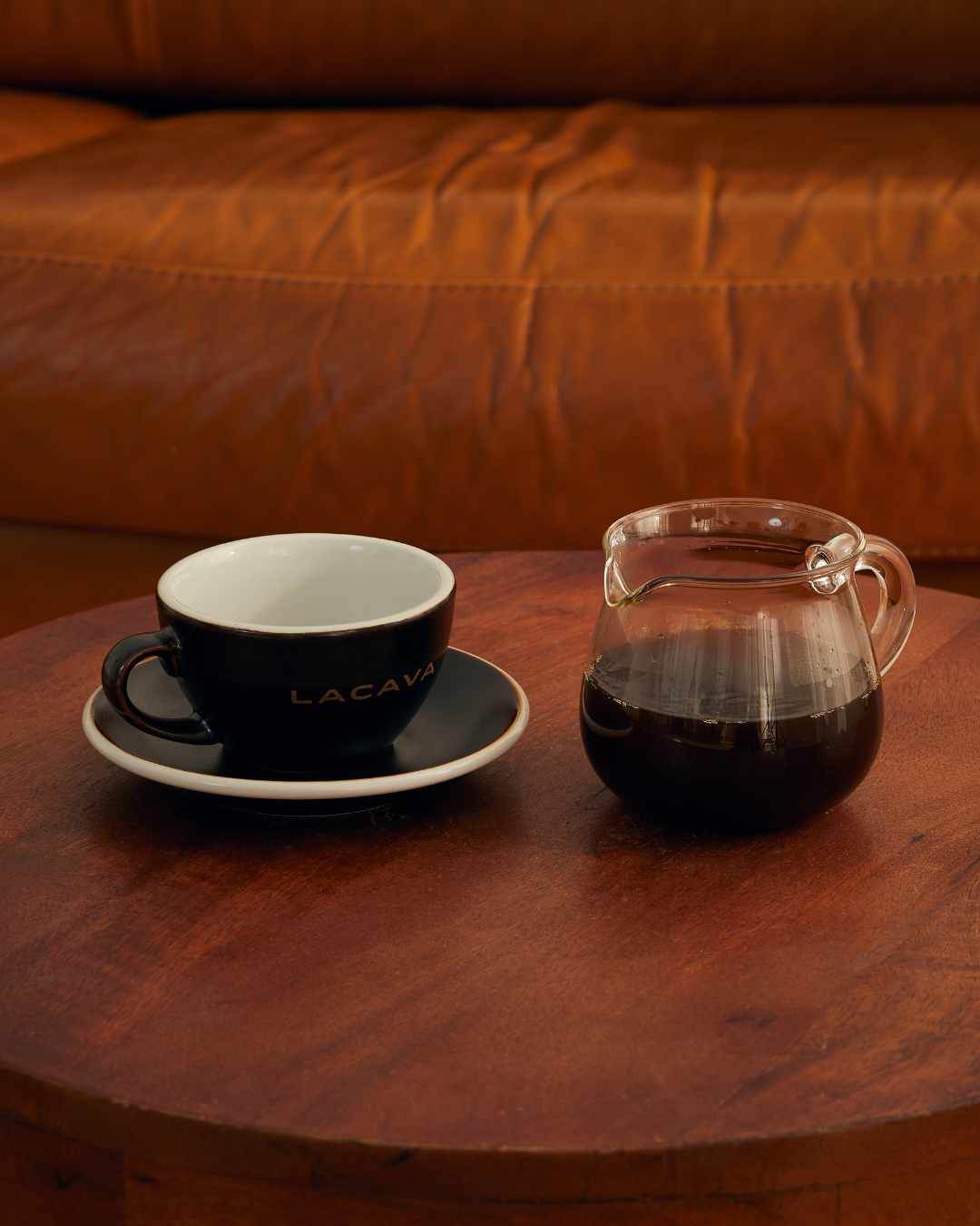 Ile kofeiny naprawdę jest w espresso vs. przelewie? Jak wpływa obróbka, odmiana i wypał?