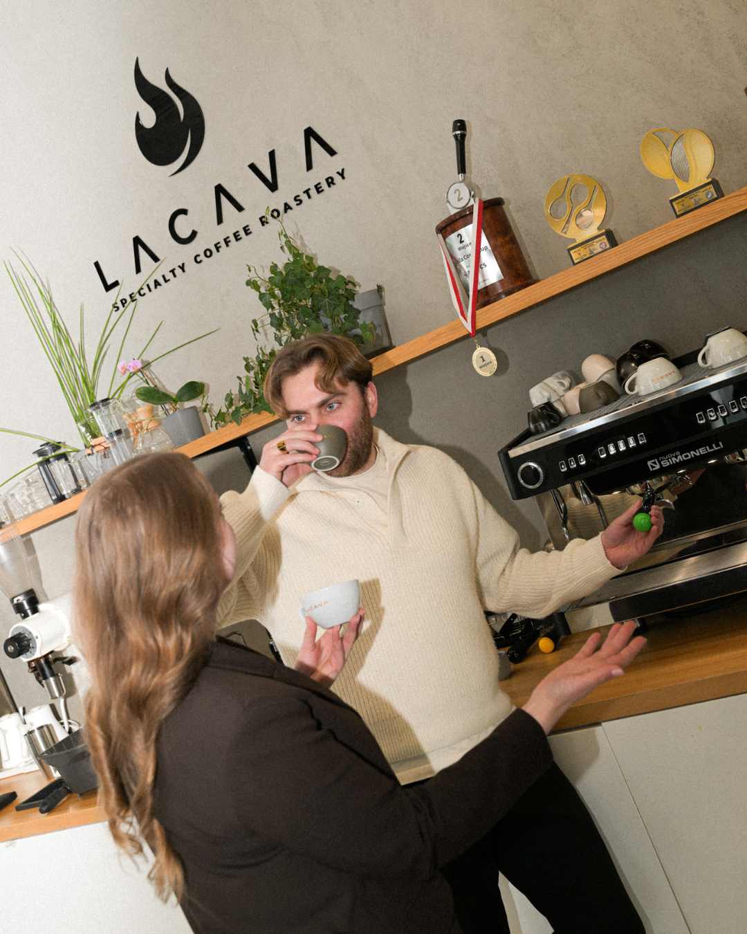 O czym zapominają osoby w biurze podczas wyboru kawy?